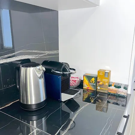 Elena Daire *
